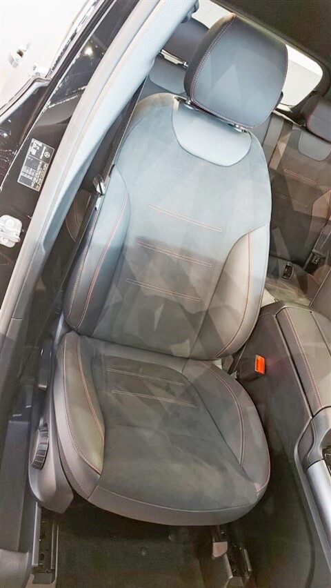 Mercedes-Benz GLA 200 D 200 d Automatic AMG Line Premium Plus Diesel