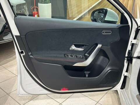 Mercedes-Benz A 180 A 180 d AMG Line Premium auto Diesel