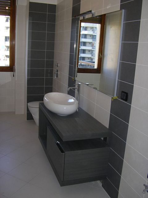 bagno realizzato con ceramiche gardenia orchidea.