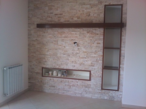 realizzazione in pietra-parete salone-