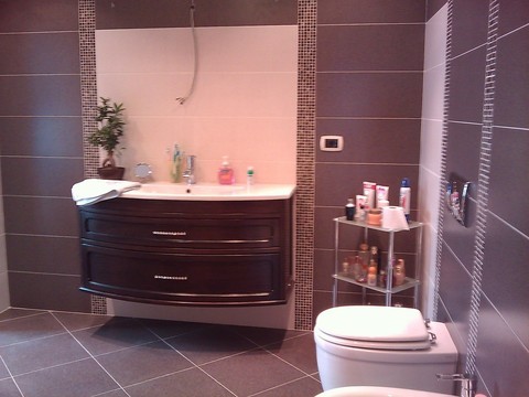rivestimento gardenia orchidea mod. tex tile . mobile bagno eban .