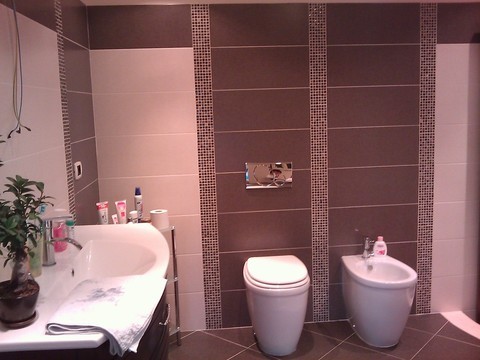 bagno gardenia orchidea modello tex tile . fascia laterale mosaico vetro marmo .