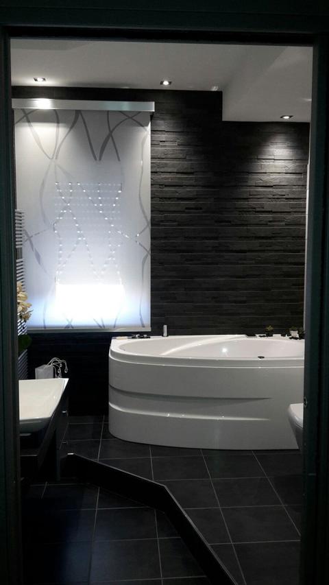 Bagno realizzato con biopietra .