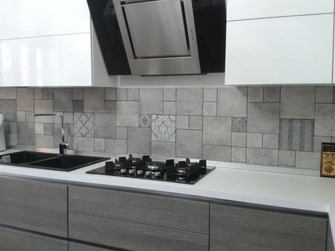 Realizzazione rivestimento cucina