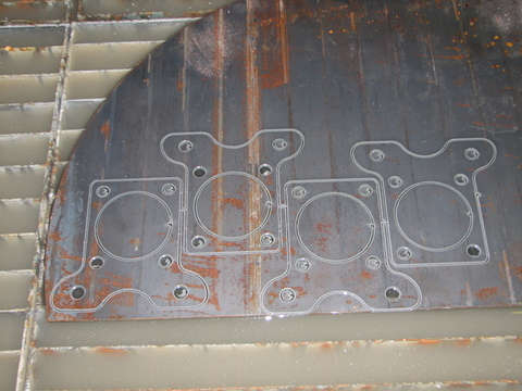 Piastre in ferro spessore 4mm. ad uso tunning da competizione, realizzate con tecnologia waterjet