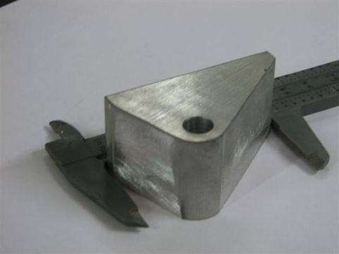 Componente in alluminio 30 mm ad uso automotive