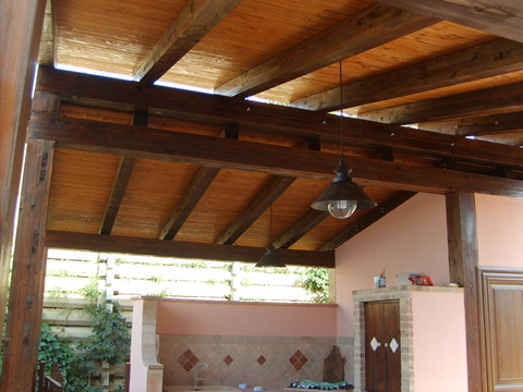 Tettoia in legno