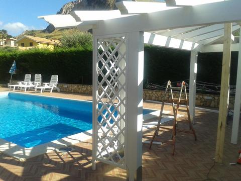 Gazebo Bianco con tegola canadese Blu