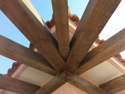 Copertura veranda con travi lamellari