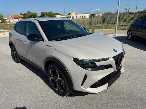 Alfa Romeo Junior 1.2 HYBRID 145CV EDCT6 SPECIALE MY25 Elettrica / Benzina