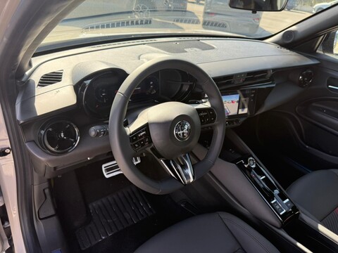 Alfa Romeo Junior 1.2 HYBRID 145CV EDCT6 SPECIALE MY25 Elettrica / Benzina