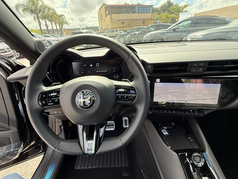 Alfa Romeo Junior 1.2 HYBRID 145 CV EDCT6 SPECIALE MY25 + TETTO Elettrica / Benzina