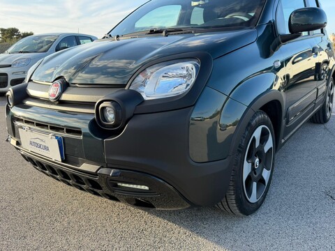 Fiat New Panda PANDINA 1.0 HYBRID S&S 70 CV CROSS MY25 Elettrica / Benzina