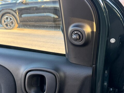 Fiat New Panda PANDINA 1.0 HYBRID S&S 70 CV CROSS MY25 Elettrica / Benzina