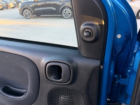 Fiat New Panda PANDINA 1.0 HYBRID S&S 70 CV CROSS MY25 Elettrica / Benzina