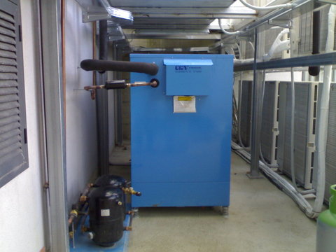 Centrale frigorifera insonorizzata marca:DERIGO con compressori tipo semiermetico marca:BITZER.