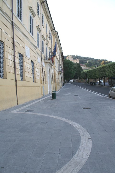 Realizzazione pavimentazione Piazza Municipio Frascati-ROMA-
Pavimento in Pietra Lavica dell'Etna dim. cm. 30x60x3 bocciardata extra.
L'intero contenuto del sito è coperto da copyright. Tutto ciò che non è diversamente specificato è proprietà di Scud Lavica s.r.l.
E' vietata la riproduzione, anche parziale, di immagini,senza autorizzazione (vedi normativa vigente).