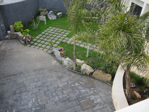 Pavimentazione con Basole segate in villa privata.