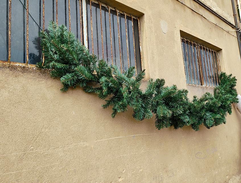 Festone di Natale cm.270 - Sconti per Fioristi e Aziende - dm.40 x 240 rami in Poliestere