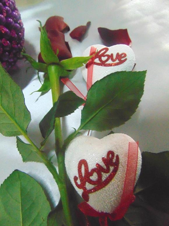Cuore Bianco LOVE in 2 modelli Articolo per San Valentino - Sconti per Fioristi e Aziende