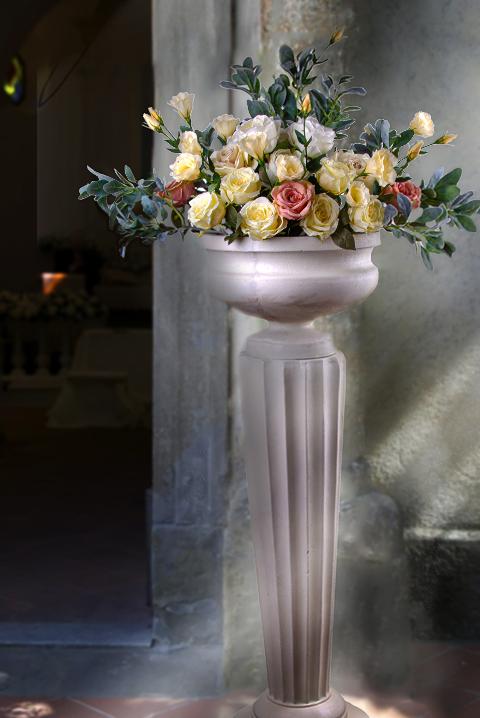 Colonna con vaso H 132 cm vaso dm. 44 in resina Bianca Sconti per Fioristi, Wedding e Aziende
