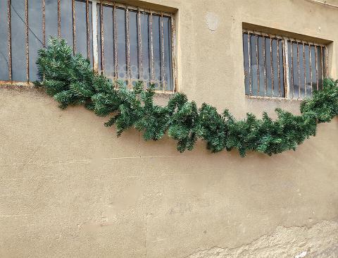 Festone di Natale cm.270 - Sconti per Fioristi e Aziende - dm.40 x 240 rami in Poliestere