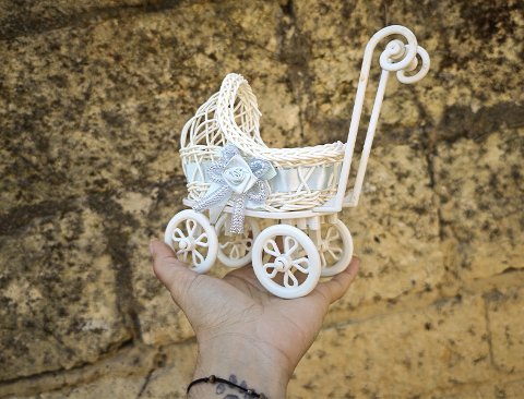 Carrozzina portaconfetti H 19 - Sconto per Fioristi e Aziende . - per Matrimonio e Feste