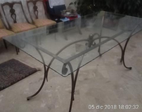 Vetro 10mm trasparente con effetto "scalpellato" lungo i bordi, per tavolo in ferro battuto