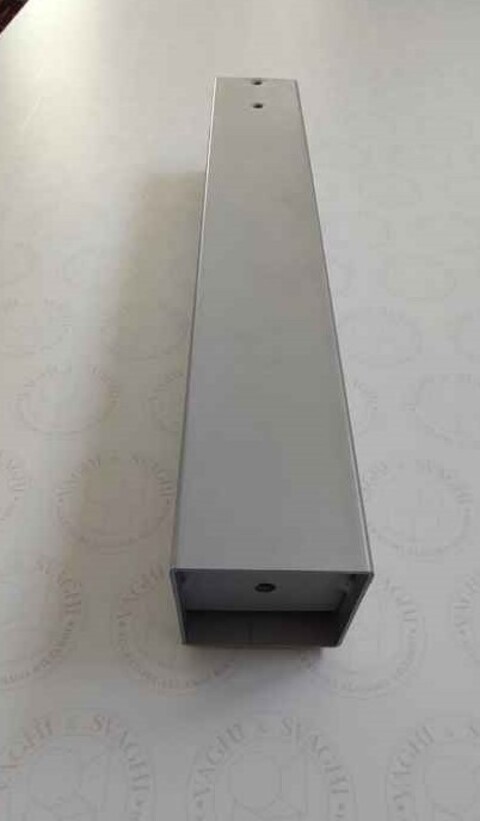 GAMBA IN METALLO IN SILVER GARLANDO 90 X 90 665 MM CON PIASTRA
