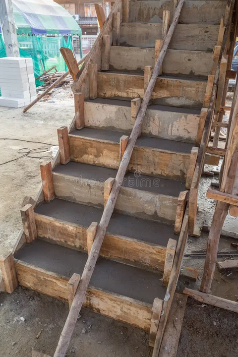 REALIZZAZIONE DI SCALE IN CEMENTO ARMATO ADRANO CALCESTRUZZI SU RICHIESTA