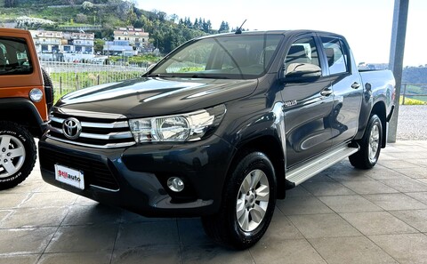 Toyota Hilux 2.4 D-4D 4WD 4 porte Double Cab Loung Diesel
