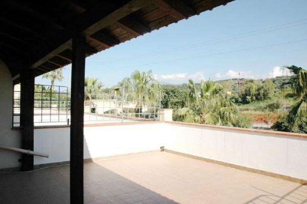 Villa in Vendita a Campofelice di Roccella (Palermo)