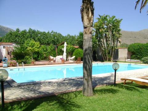 Villa in Vendita a Trabia (Palermo)
