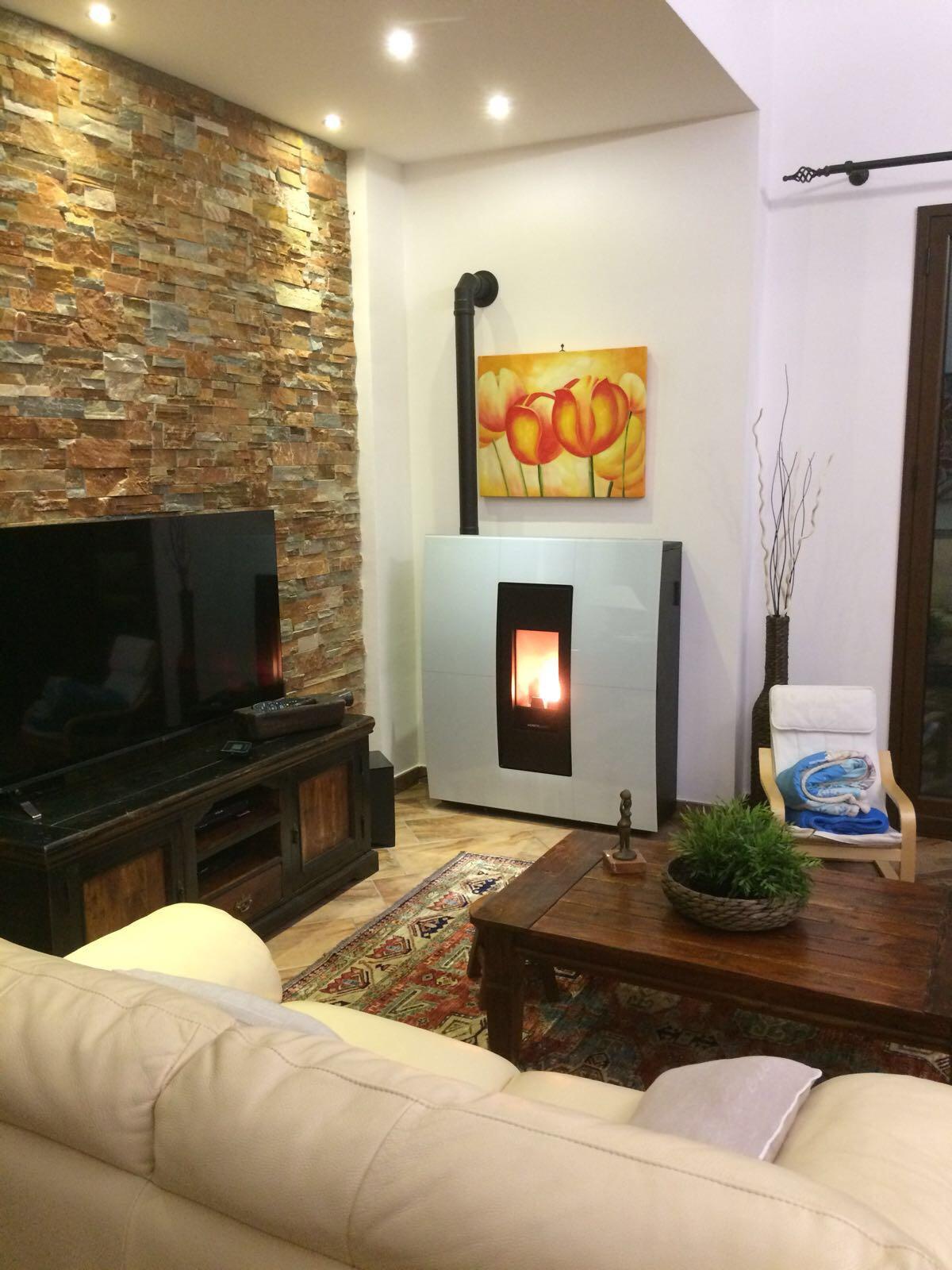 TERMOSTUFA A PELLET MORETTI DESIGN AQUA TURBO COMPACT GLASS 18Kw