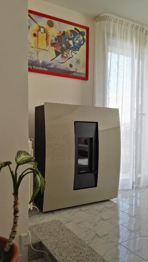 TERMOSTUFA A PELLET MORETTI DESIGN AQUA TURBO COMPACT GLASS 18Kw