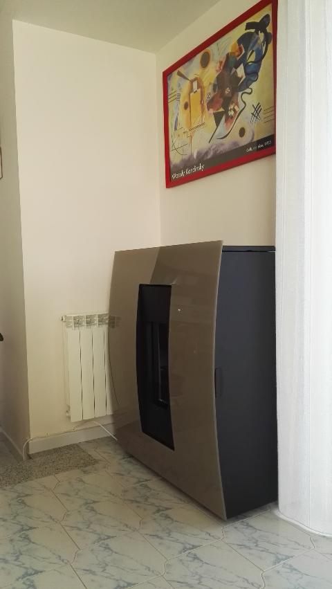 TERMOSTUFA A PELLET MORETTI DESIGN AQUA TURBO COMPACT GLASS 18Kw