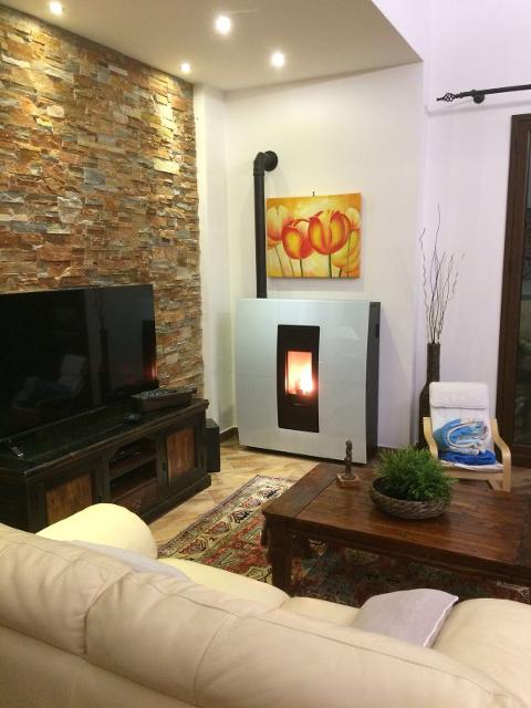 TERMOSTUFA A PELLET MORETTI DESIGN AQUA TURBO COMPACT GLASS 18Kw