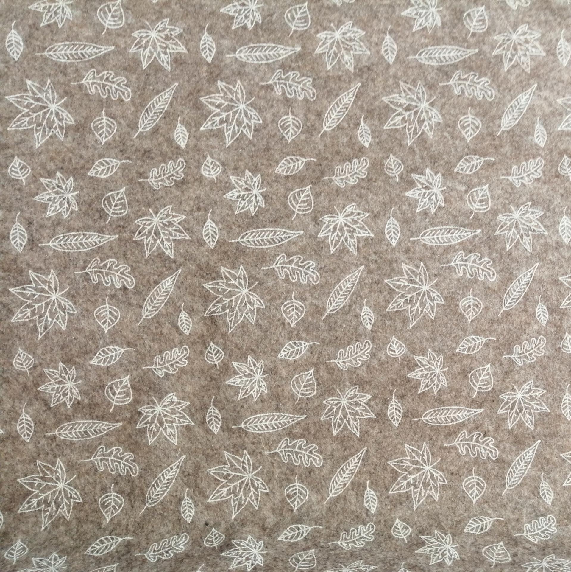 Pannolenci marrone melange con foglie bianche stafil 90x50cm