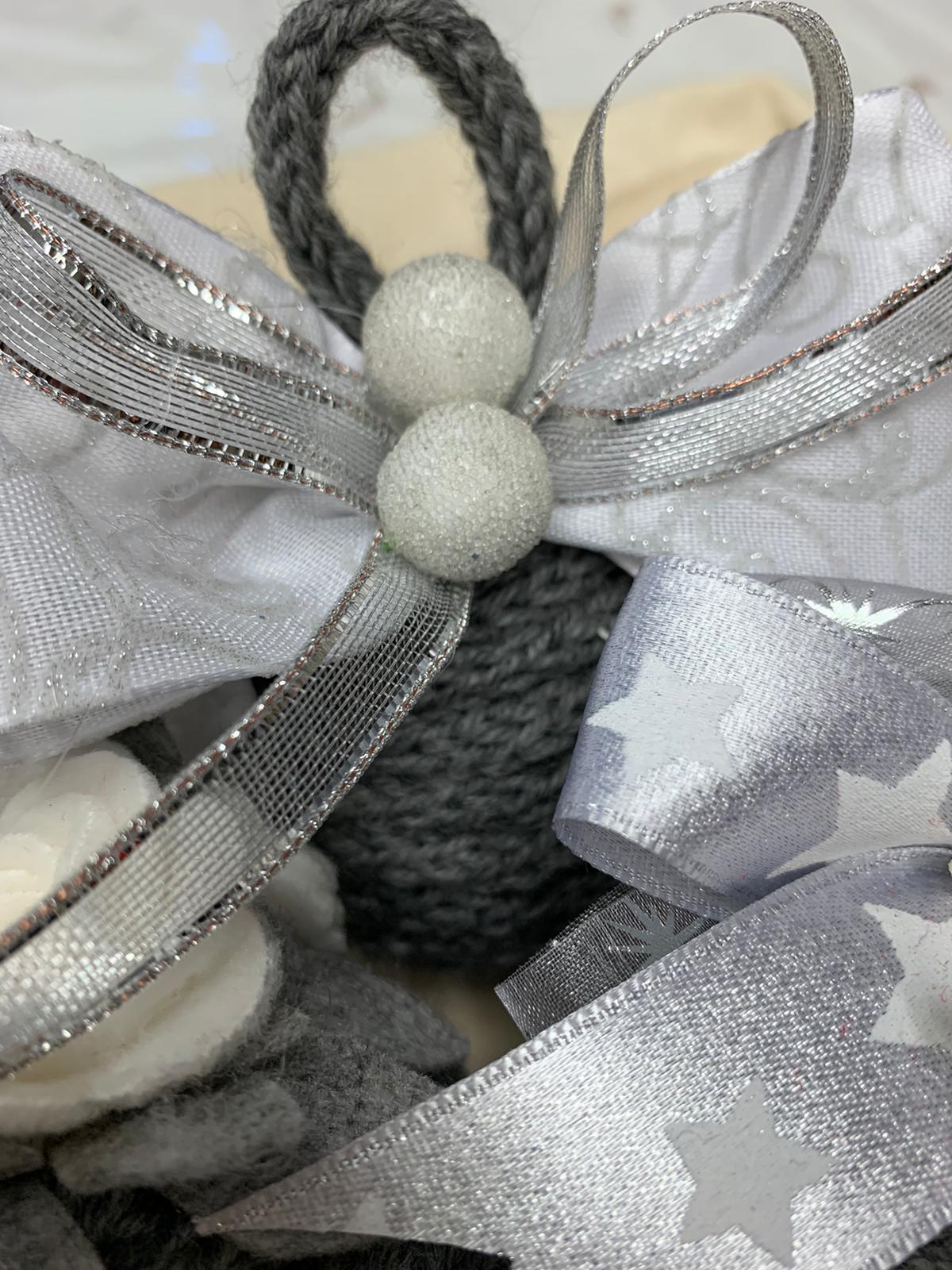 Set n° 3 Palle di Natale  arti e grafica in lana con fiocchi decorati