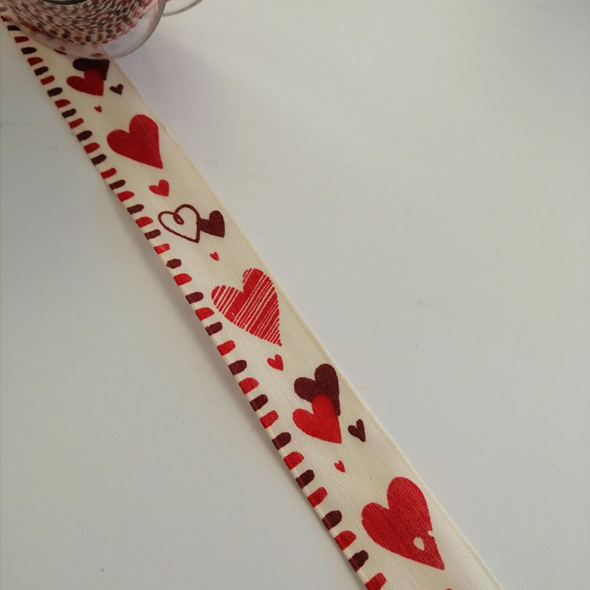 nastro panna con cuori rossi Goldina 25 mm x 1mt