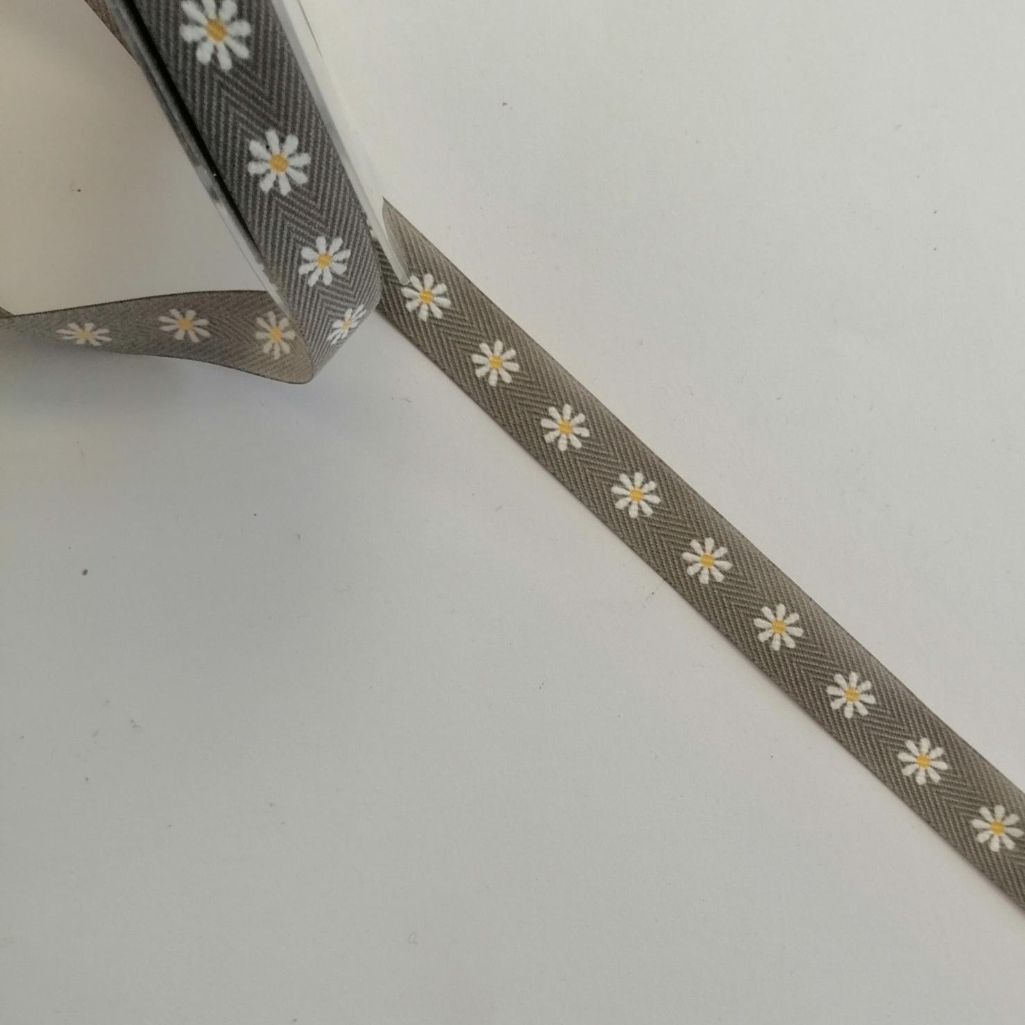nastro tortora con margherite bianche Goldina 15 mm x 1 mt