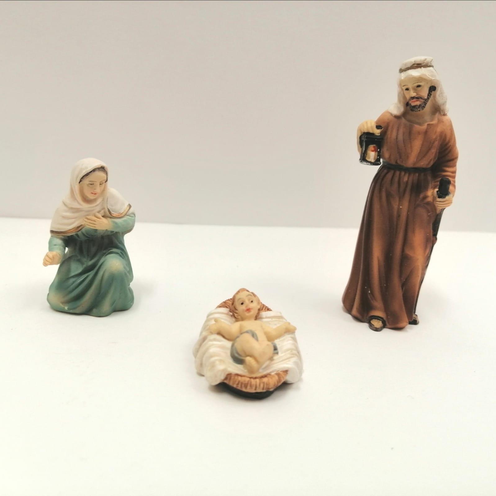 Sacra Famiglia nel Presepe  Dekoprojekt Sandro Scheuerer e K. 3 Pezzi