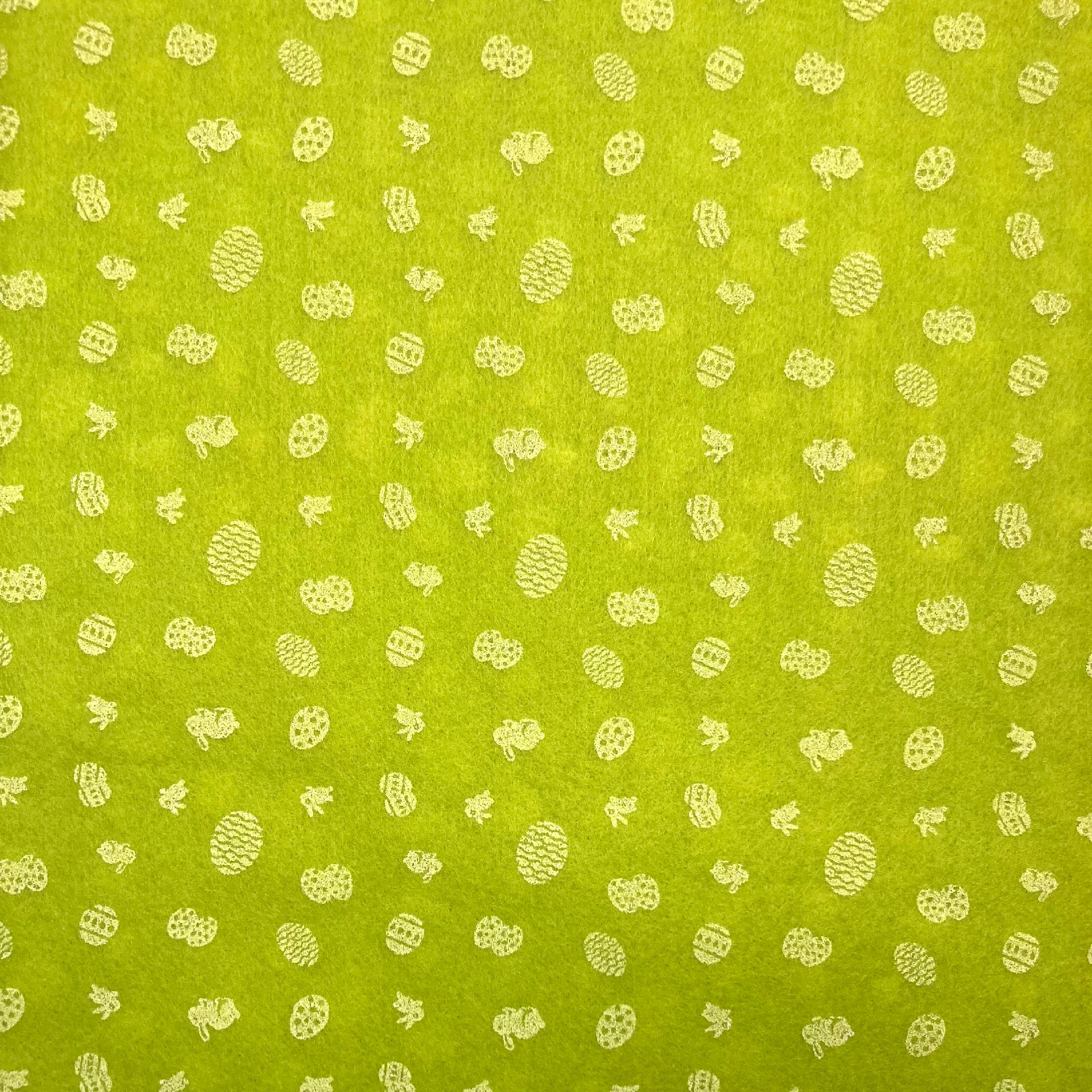 pannolenci stampato verde mela  con piccoli decori di  uova pasquali e conigli stafil 30 x 40 cm