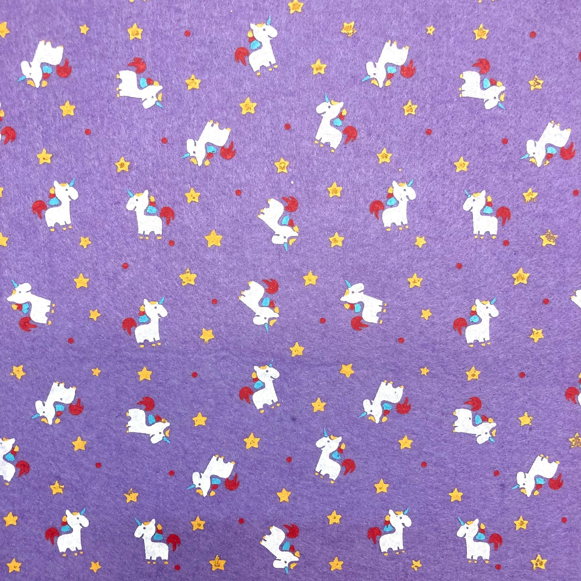 pannolenci stampato viola con unicorni bianchi stafil 30 x 40 cm