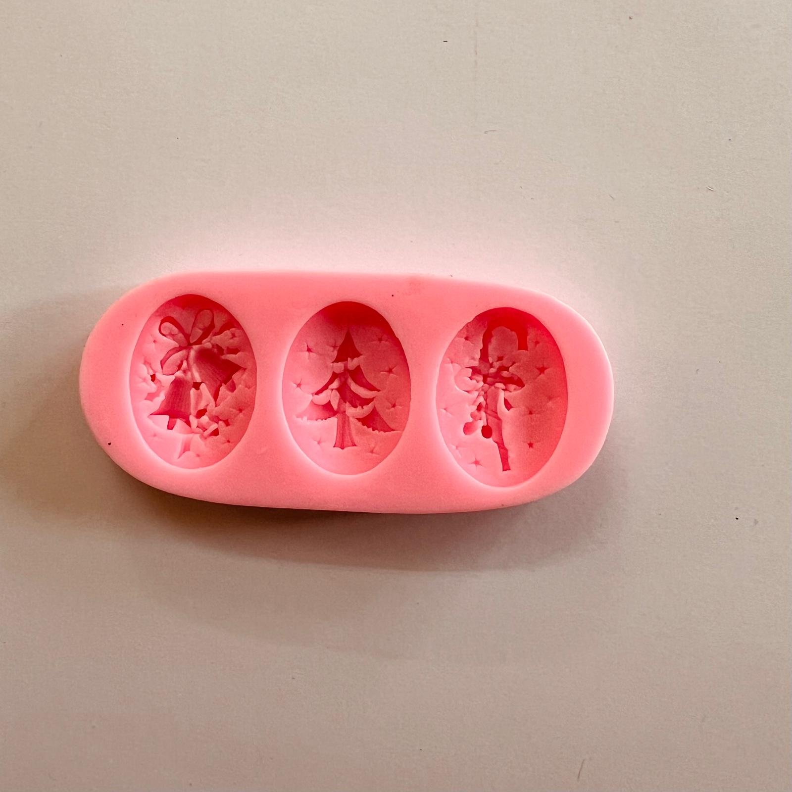 stampo in silicone ovali natalizi (campane, albero e bastoncino) Stafil 3 ovali di diametro 38mm