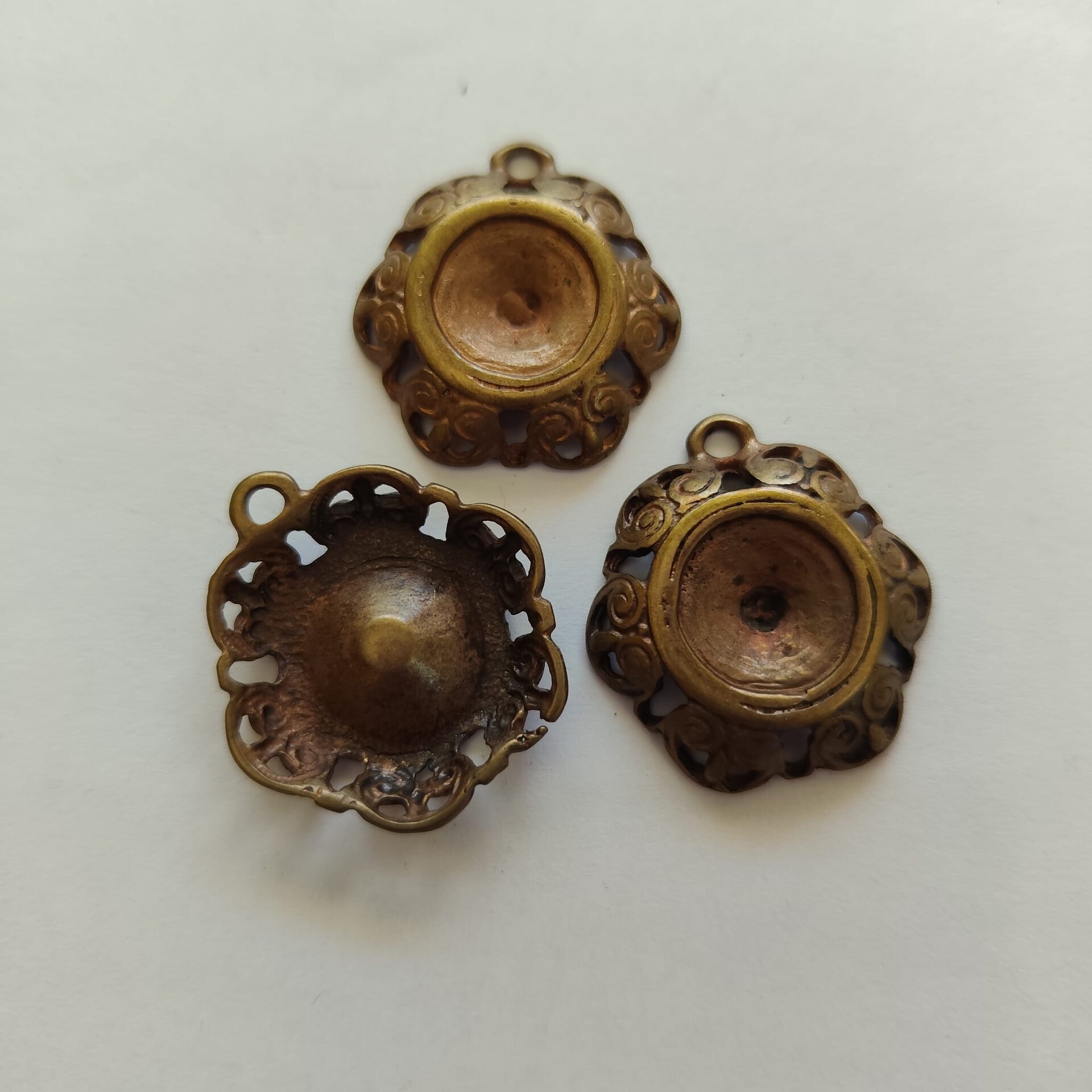 ciondolo per castone 14 mm in  zama colore ottone Free Bigiotteria busta da 10 pezzi