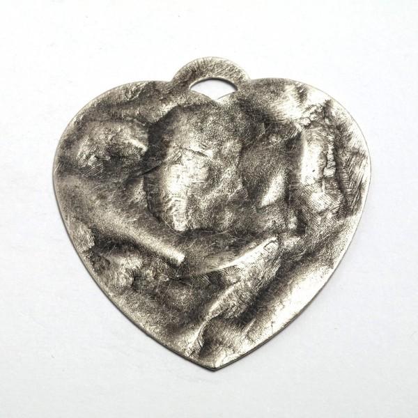 Ciondolo cuore martellato oro 47 x 50 mm menoni argento antico