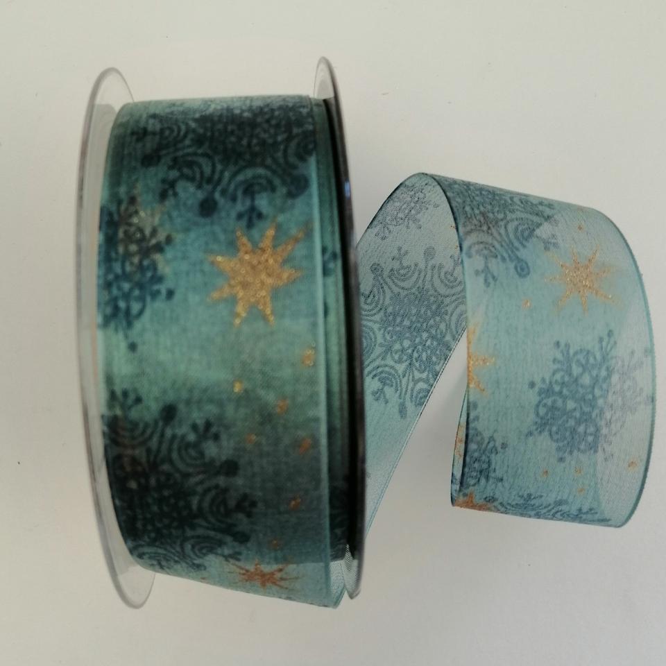 Nastro di Natale con decoro fiocchi neve azzurri e stelline dorate pbs fondo organza azzurra larghezza 4cm