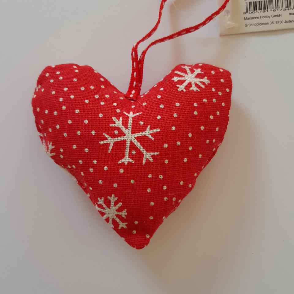 Cuore di tessuto imbottito marianne hobby colore rosso 8x10cm