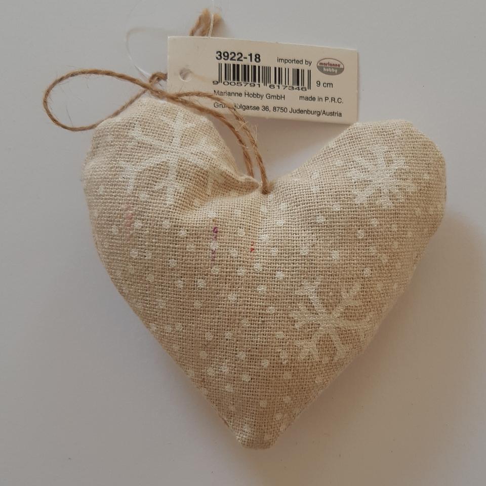 Cuore di tessuto imbottito marianne hobby colore beige 8x10cm